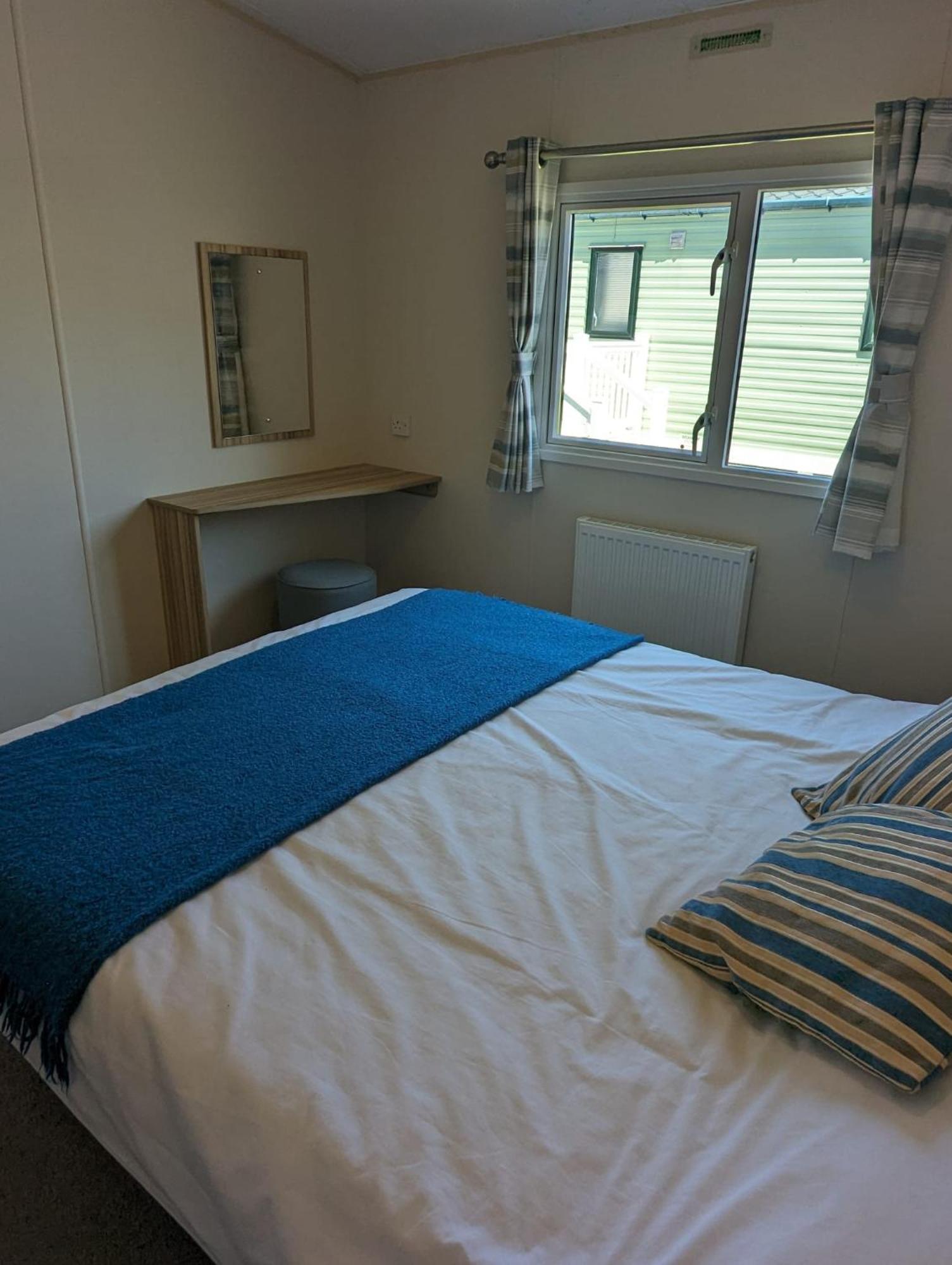 Lovely Bright Modern Caravan Swanage On Peaceful And Tranquil Holiday Park エクステリア 写真